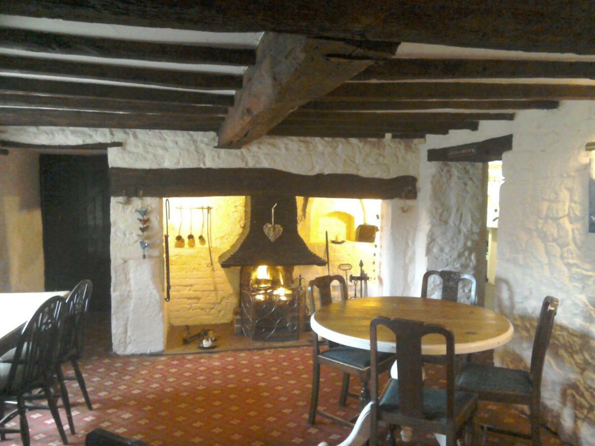 The Crown Inn Alvediston Kültér fotó