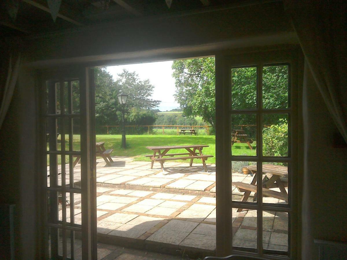 The Crown Inn Alvediston Kültér fotó