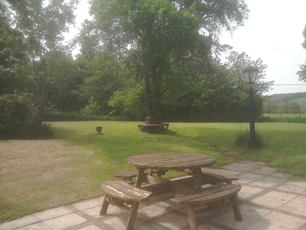The Crown Inn Alvediston Kültér fotó